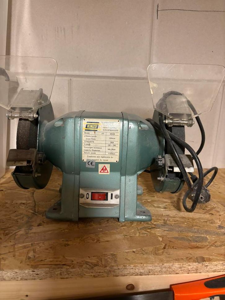 Kinzo Werkbankslijpmachine - Gebruikt, Doe-het-zelf en Verbouw, Gereedschap | Slijpmachines, Gebruikt, Werkbankslijpmachine, Minder dan 700 watt