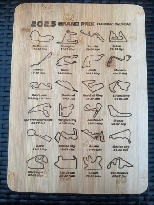 F1 kalender Borrelplank / Snijplank, Huis en Inrichting, Keuken | Keukenbenodigdheden, Nieuw, Ophalen of Verzenden