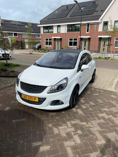 Opel Corsa 1.4 16V 3D 2010 Wit, Auto's, Opel, Particulier, Corsa, Airbags, Airconditioning, Android Auto, Bluetooth, Boordcomputer
