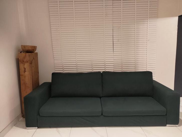 Goossens kwaliteit xxl 4 persoons groen stoffen bank, Huis en Inrichting, Banken | Bankstellen, Zo goed als nieuw, 200 tot 250 cm