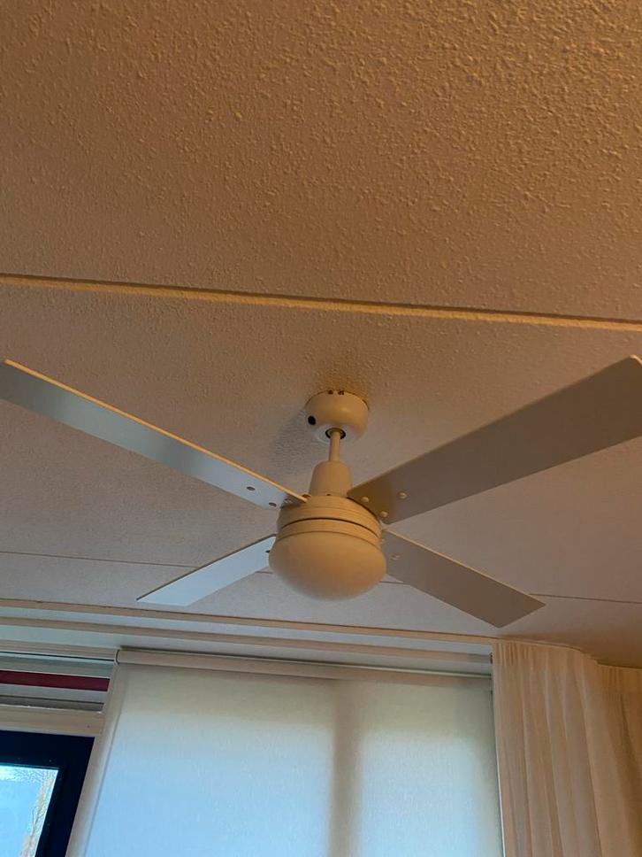 Plafondventilator met verlichting en afstandsbediening, Huis en Inrichting, Lampen | Hanglampen, Nieuw, Minder dan 50 cm, Metaal