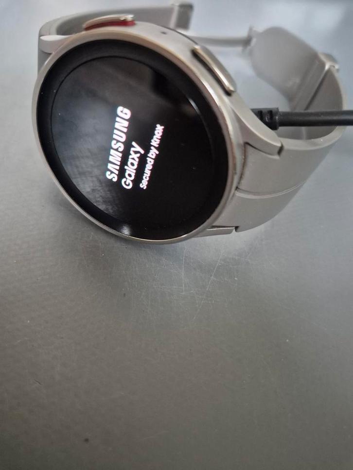 Samsung Galaxy Watch 5 Pro - Topconditie!, Sieraden, Tassen en Uiterlijk, Smartwatches, Zo goed als nieuw, Android, Grijs, Afstand