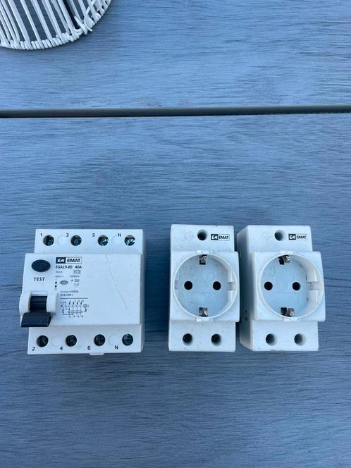 Emat EGA19-80. 40S, Doe-het-zelf en Verbouw, Elektra en Kabels, Nieuw, Schakelaar, Ophalen of Verzenden
