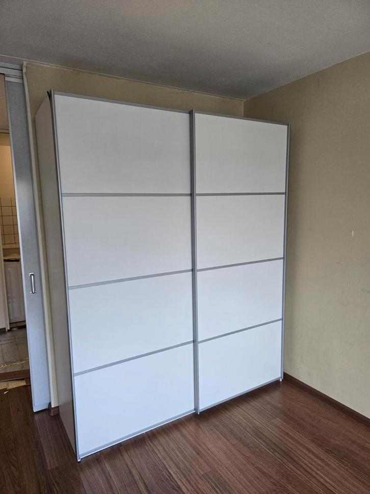 IKEA PAX kast met schuifdeuren – 180 breed x 222 hoog x 62 d, Huis en Inrichting, Kasten | Kledingkasten, 200 cm of meer, 150 tot 200 cm