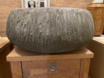 Grote lage bloempot/schaal beschikbaar voor biedingen