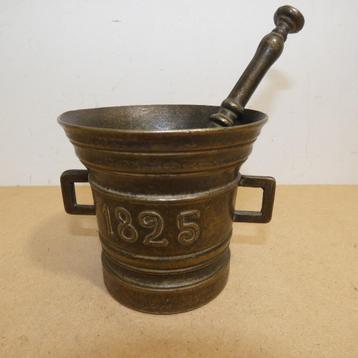 Brons - vijzel met stamper [1190] beschikbaar voor biedingen