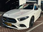 Mercedes A250e AMG Voll Pano 50DKM NAP 1e eigenaar, Auto's, Mercedes-Benz, USB, Zwart, 4 cilinders, 160 pk