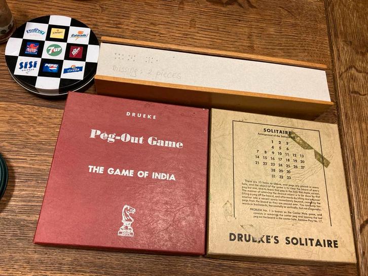 Vintage Drueke Solitaire en Peg-Out Game, Dammen, domino, Hobby en Vrije tijd, Gezelschapsspellen | Bordspellen, Gebruikt, Reisspel