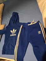 Adidas joggingpak blauw, Kinderen en Baby's, Kinderkleding | Maat 104, Ophalen of Verzenden
