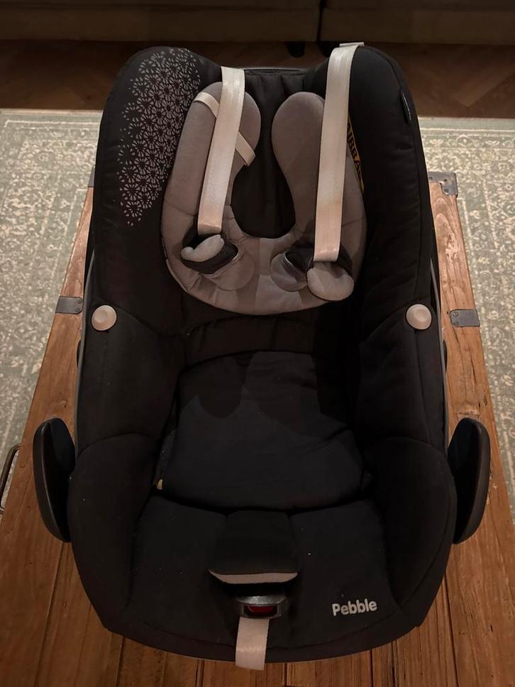 Maxi-Cosi Pebble Autostoel met EasyBase 2, Kinderen en Baby's, Autostoeltjes, Gebruikt, Maxi-Cosi, 0 t/m 13 kg, Autogordel, Zijbescherming