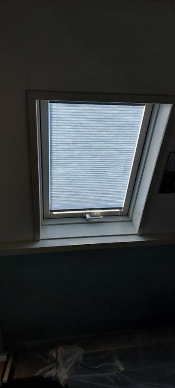 Multisol Duette 5303 zonwering voor ( zolder )kantelraam beschikbaar voor biedingen