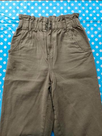 Khaki slate green mom jean beschikbaar voor biedingen
