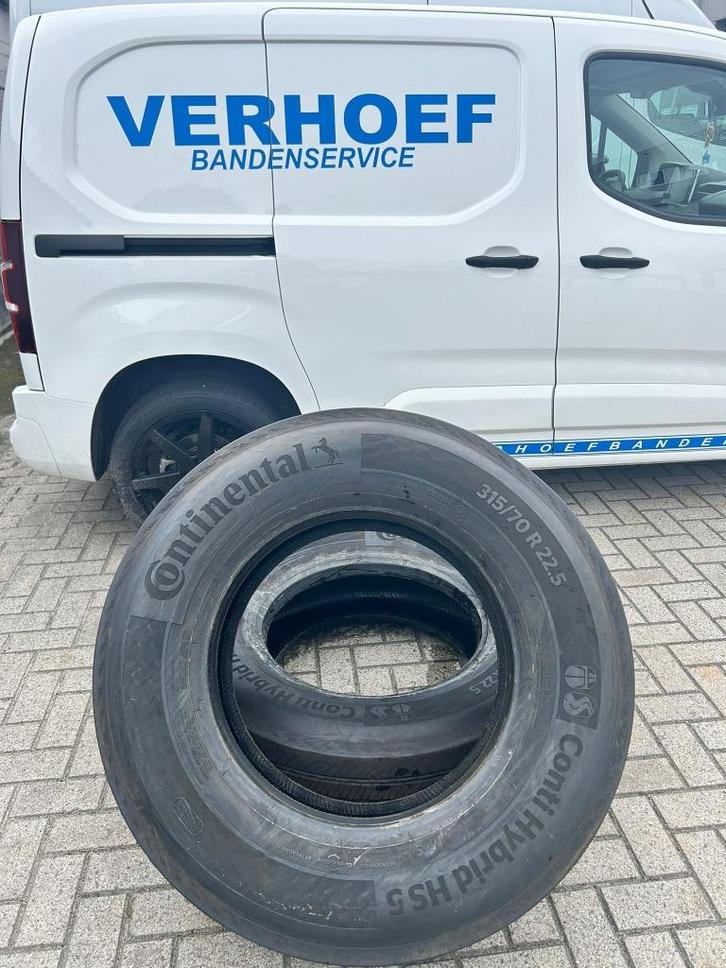 315/70R22.5   2 stuks Michelin en 2 stuks Continental, Auto-onderdelen, Banden en Velgen, Band(en), Zomerbanden, Overige maten