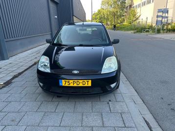 Ford Fiësta 1.3 8V 3DR 2004 Zwart beschikbaar voor biedingen