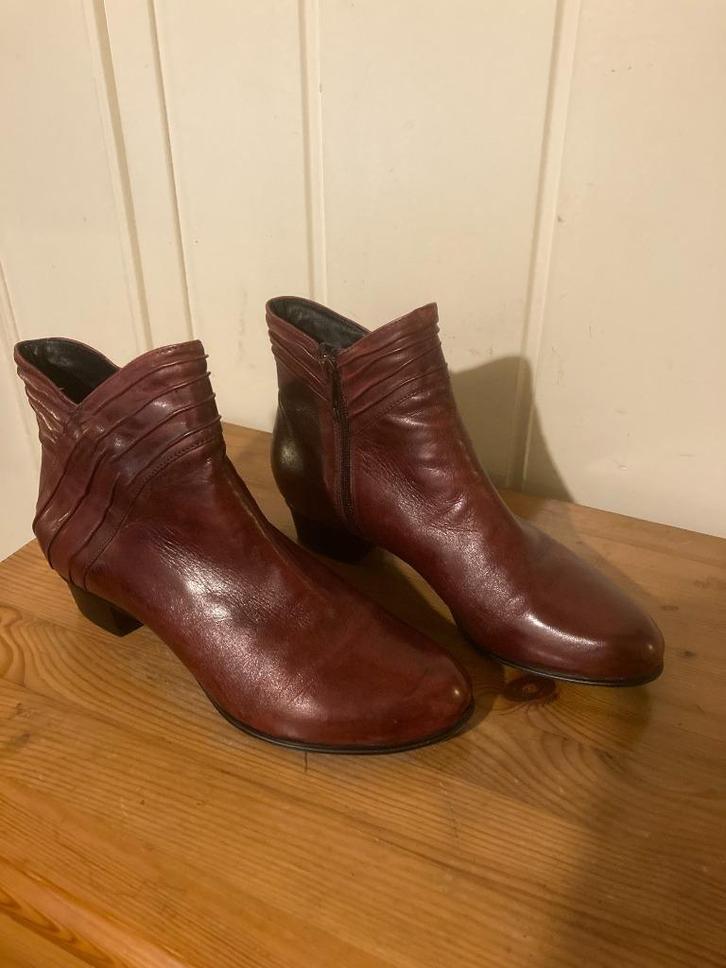 Rode zacht leren halfhoge laarsjes van Everybody, maat 38, Kleding | Dames, Schoenen, Zo goed als nieuw, Lage of Enkellaarzen