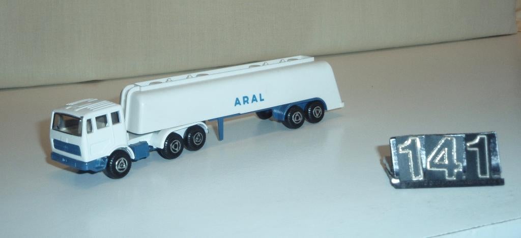 Te koop modelauto: Mercedes-Trekker Tankoplegger-Aral 1:87, Verzamelen, Ophalen of Verzenden, Nieuw, Auto's