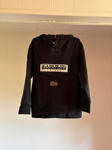 Zwarte napapijri trui /hoody maat 4/104 beschikbaar voor biedingen