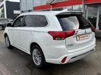 Mitsubishi OUTLANDER 2.4 PHEV AUT. NAVI AIRCO CAMERA LMV, Automaat, 135 pk, Huisgarantie, Met garantie (alle)