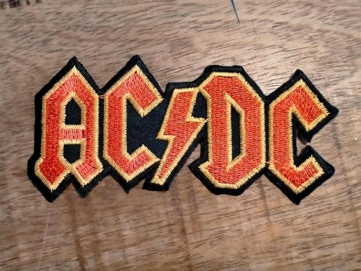 AC DC AC/DC rock hardrock logo patch embleem kleding nr. 2, Verzamelen, Muziek, Artiesten en Beroemdheden, Nieuw, Kleding, Ophalen of Verzenden