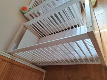 Baby Ledikant met Matras beschikbaar voor biedingen