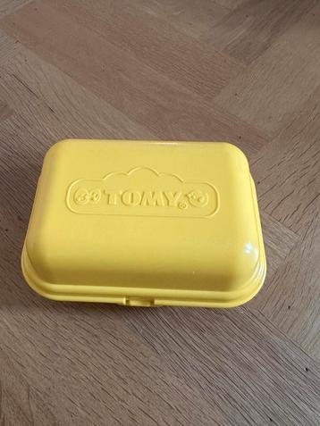 TOMY Hide & Squeak Verrassingseieren   beschikbaar voor biedingen