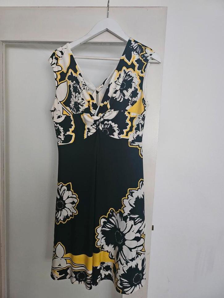 Joseph Ribkoff Jurk - Maat 44 - Bloemen, Kleding | Dames, Jurken, Zo goed als nieuw, Maat 42/44 (L), Zwart, Onder de knie, Ophalen of Verzenden