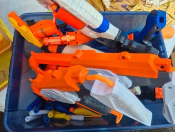 Nerf pistolen en pijltjes beschikbaar voor biedingen