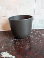 Bloempot zwart, Rond, Ophalen of Verzenden, Zo goed als nieuw, Aardewerk