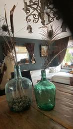 2 hele grote zware handgeblazen  flessen groen decoratie, Ophalen, Minder dan 50 cm, Groen, Glas