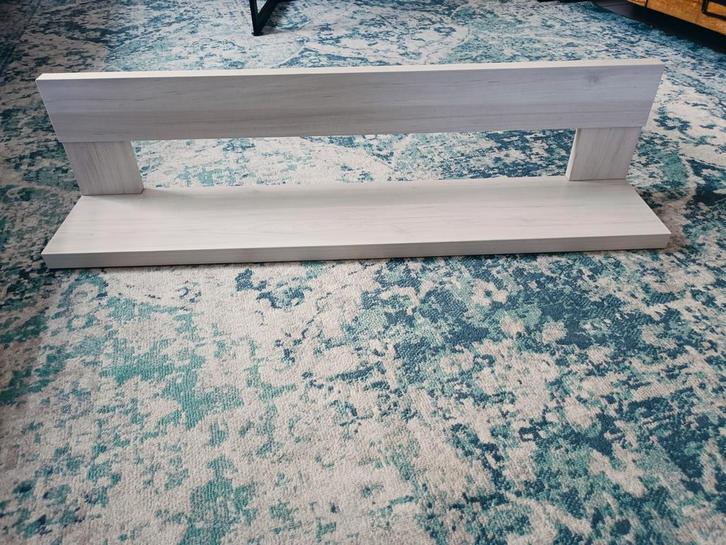 Zware houten wandplank licht grijs interbaby, Huis en Inrichting, Woonaccessoires | Wandplanken en Boekenplanken, Zo goed als nieuw