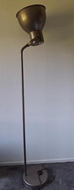 GRATIS staanlamp 2 meter met drukknop, Huis en Inrichting, Ophalen, Zo goed als nieuw