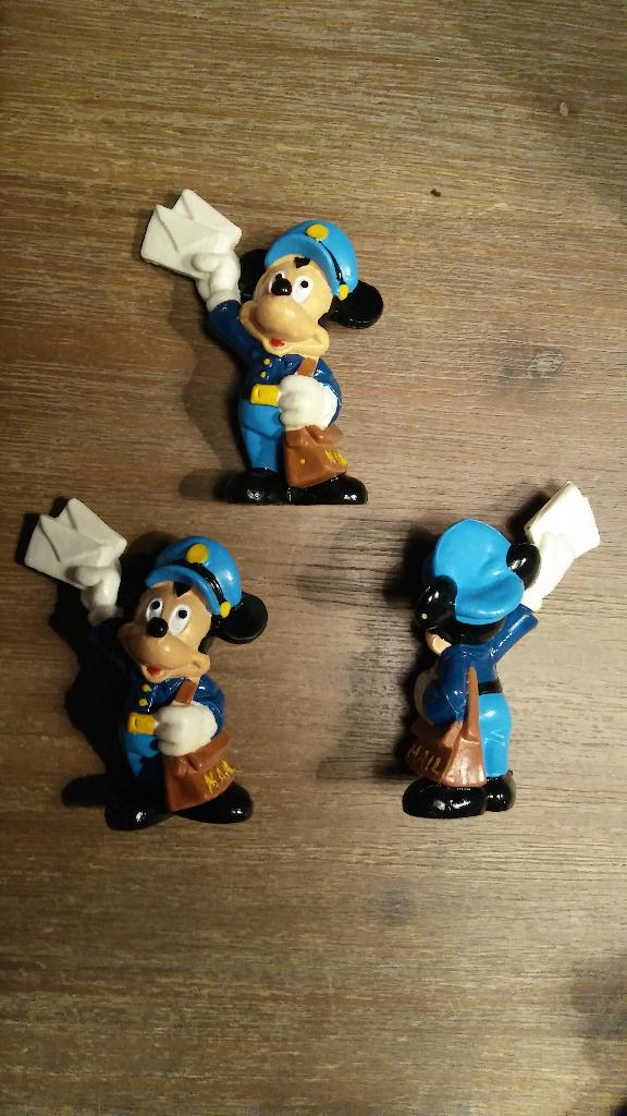 Mickey Mouse Disney Bullyland postbode pvc figuur, Verzamelen, Poppetjes en Figuurtjes, Ophalen of Verzenden, Zo goed als nieuw