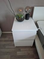 Nachtkastje (wit), Ophalen, Gebruikt, Minder dan 45 cm, 55 tot 70 cm