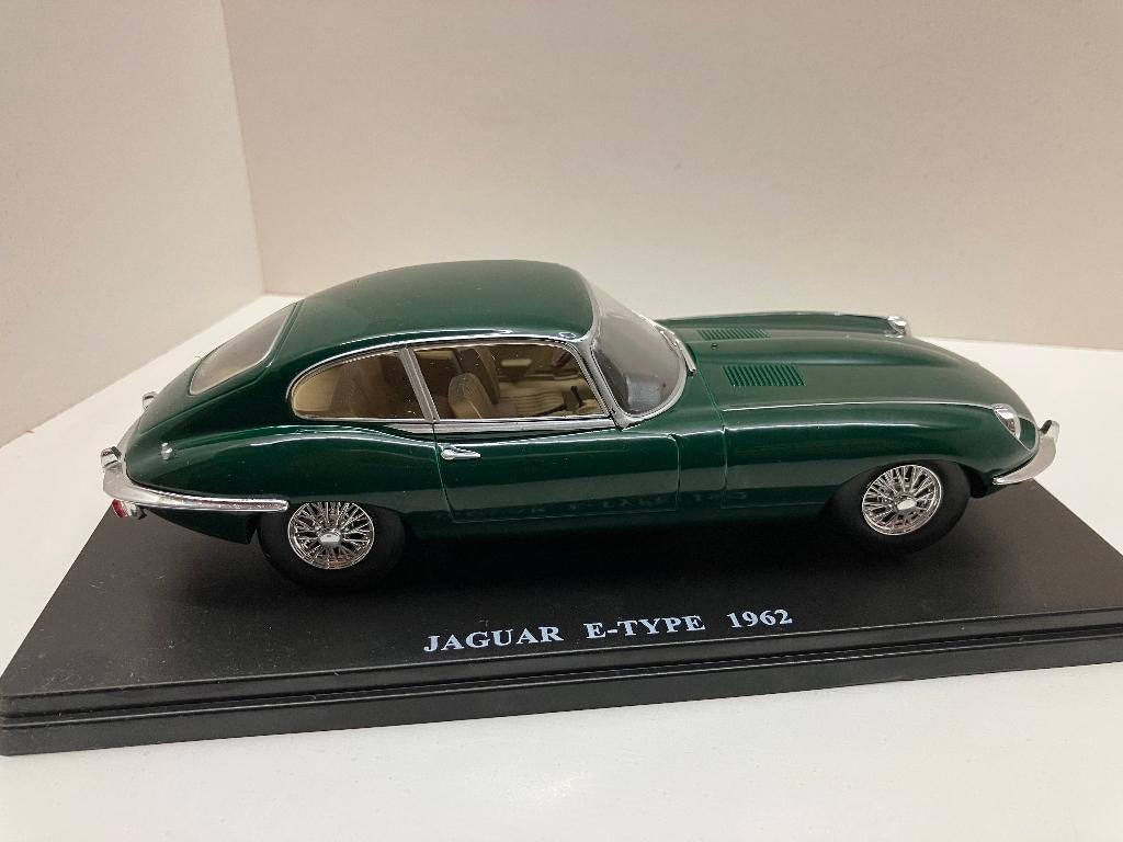 Jaguar E-Type in het groen van 1962  1/24, Hobby en Vrije tijd, Modelauto's | 1:24, Ophalen of Verzenden, Nieuw, Auto, Overige merken