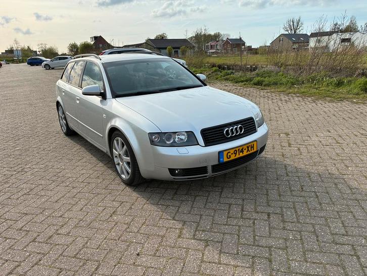 Audi 2003 Grijs, Auto's, Audi, Particulier, A4, Benzine, Stationwagon, Handgeschakeld, Geïmporteerd, Zilver of Grijs, Zwart, Leder