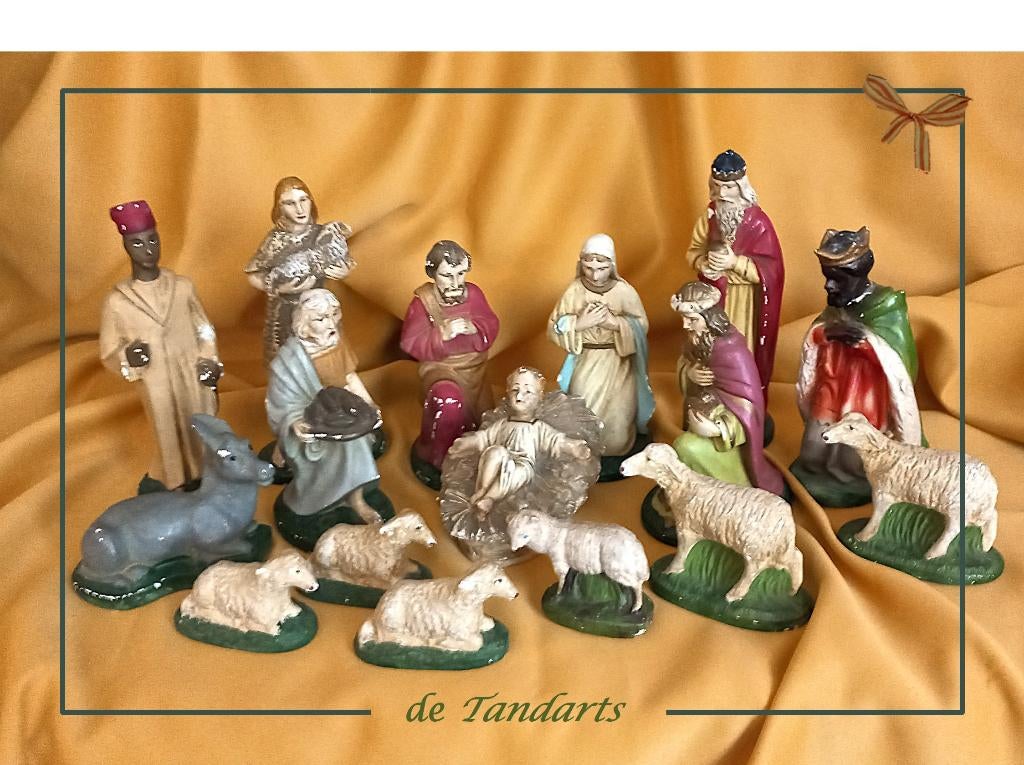 Antieke Kerststal, 16 beelden – 5,5 cm tot 21 cm hoog., Diversen, Kerst, Ophalen of Verzenden