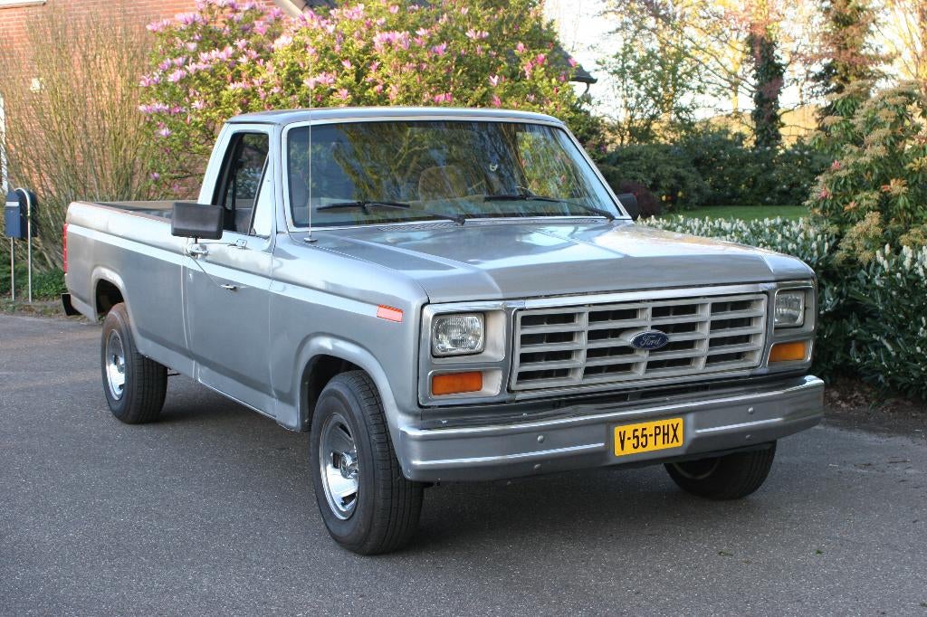Ford F 150 lariant v8 5l automaat oldtimer bj 1986, Auto's, Automaat, 5000 cc, Overige carrosserieën, Bedrijf