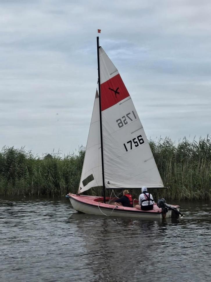 Flying Arrow zeilboot met trailer (compleet), Watersport en Boten, Open zeilboten, Gebruikt, Overige typen, 3 tot 6 meter, Polyester