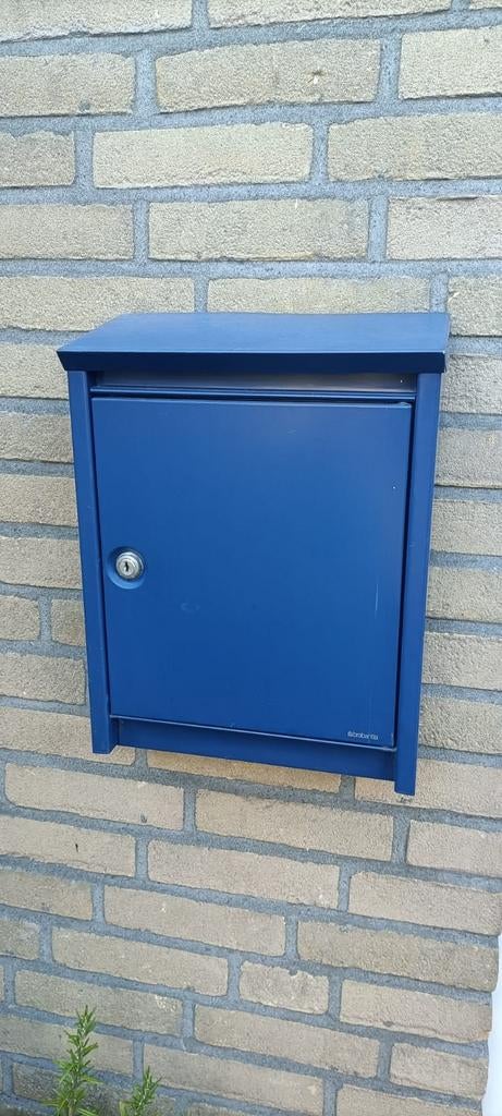 Brievenbus Brabantia, Ophalen