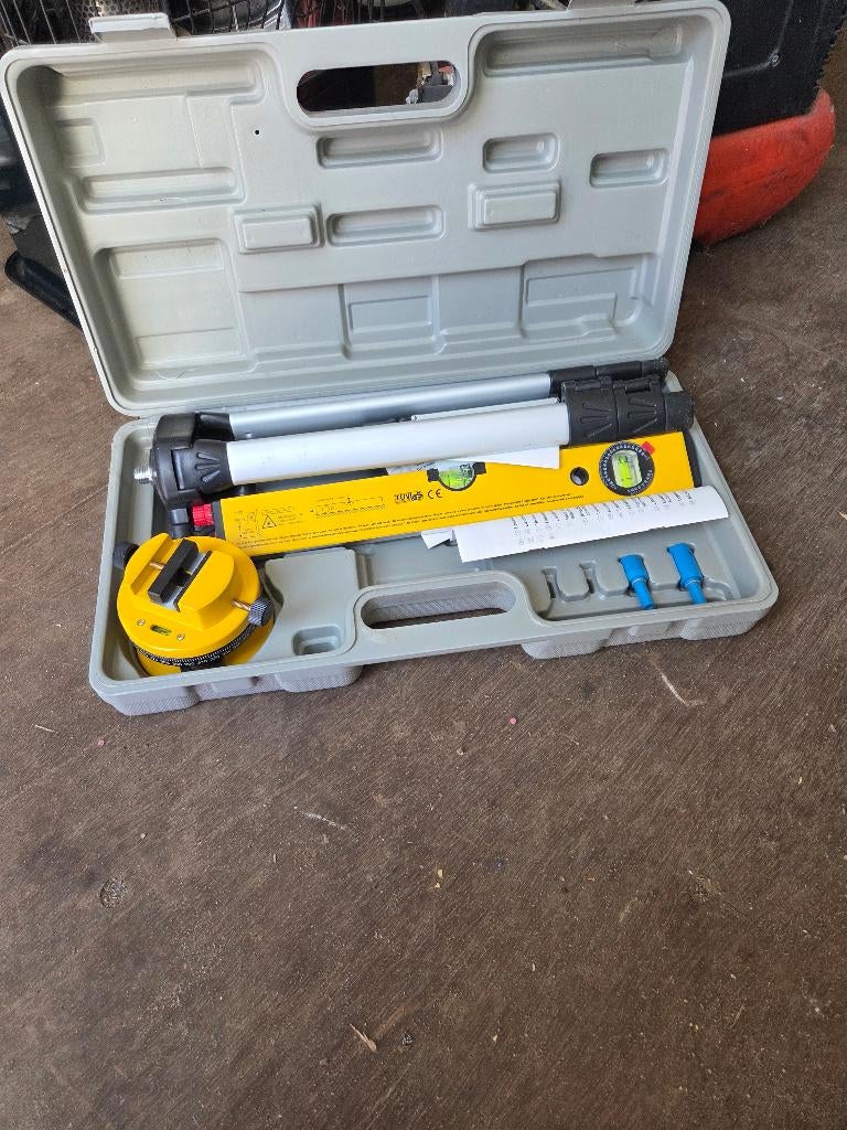 Laser waterpas, Doe-het-zelf en Verbouw, Ophalen, Zo goed als nieuw, Overige meters