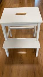 Wit houten opstapje, Huis en Inrichting, Krukjes, Ophalen, Gebruikt, Hout