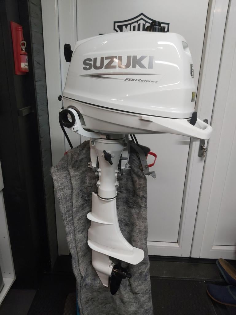 Te koop 6pk Suzuki buitenboord motor., Ophalen, Zo goed als nieuw, Motor en Techniek, Motorboot