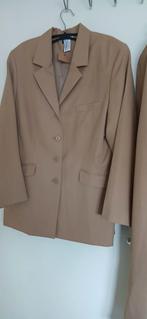 R Prachtig broekpak zandkl mt  44 nieuwstaat, Kleding | Dames, Jasjes, Kostuums en Pakken, Kostuum of Pak, Overige kleuren, Verzenden
