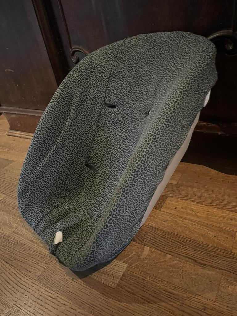 Stokke Tripp Trapp newbornset met riempjes en twee hoezen, Fietsen en Brommers, Fietsen | Bakfietsen, Ophalen, Gebruikt, 1 kind