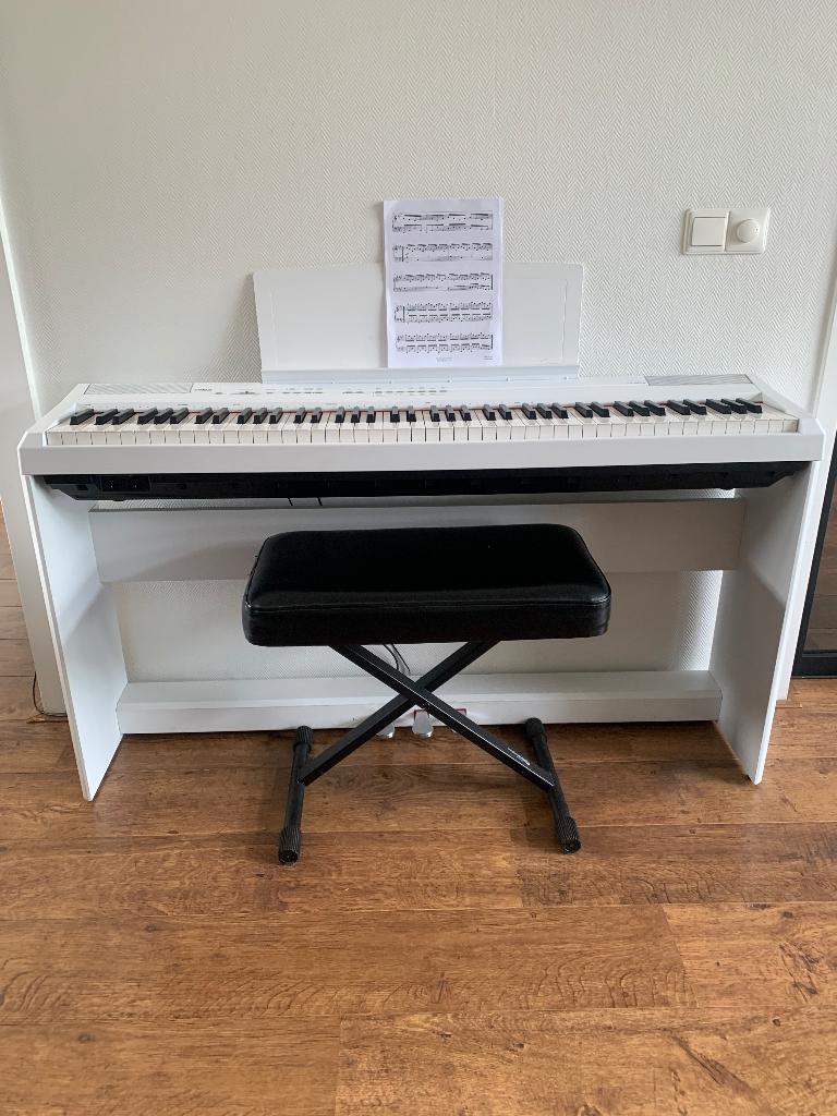 Yamaha digitale piano P-105, Muziek en Instrumenten, Piano's, Ophalen, Gebruikt, Wit, Overige typen