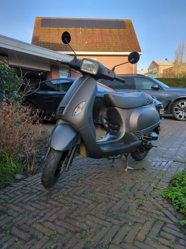Zeer nette Turbho 50 scooter, Fietsen en Brommers, Ophalen, Turbho, Zo goed als nieuw, Benzine