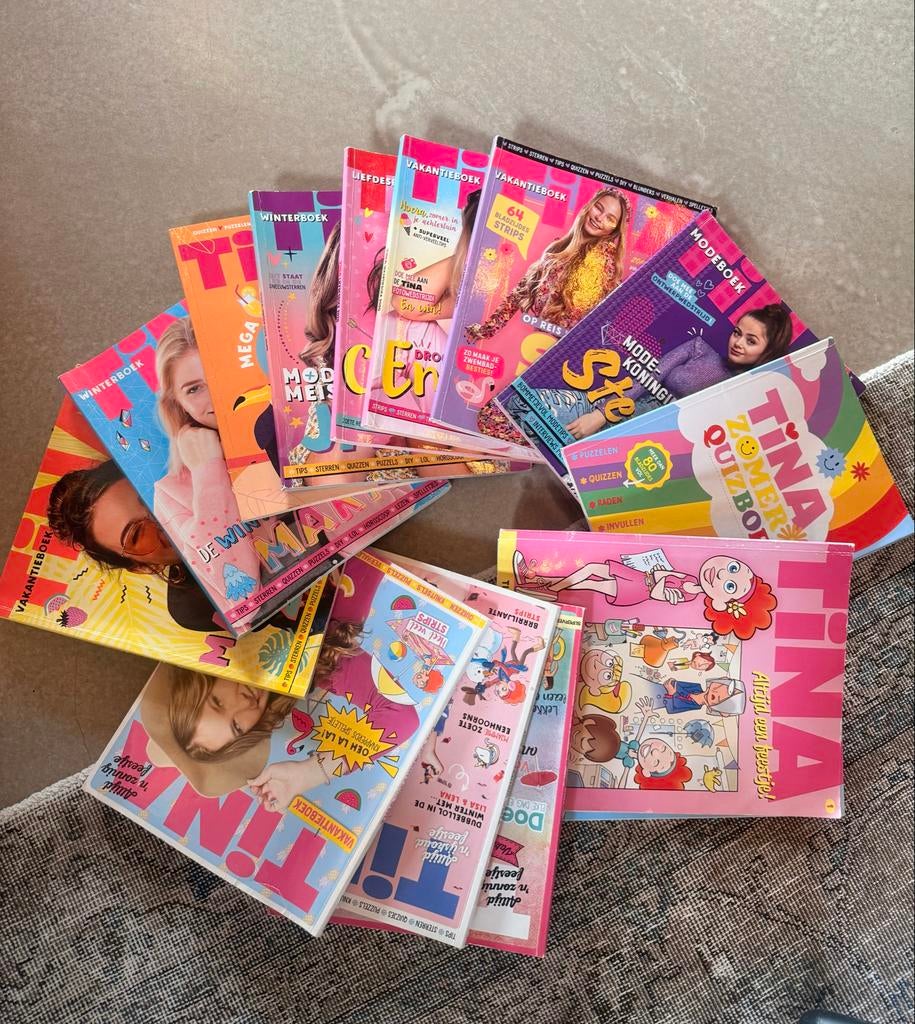 Grote stapel Tina Vakantieboeken, Winterboeken en meer, Ophalen of Verzenden, Gelezen, Damesbladen