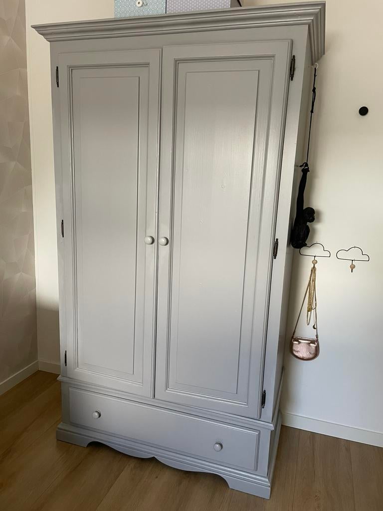 Massief grenen houten kast grijs ‘Kiezel’ gelakt, Ophalen, Zo goed als nieuw, Eenpersoons, Hout