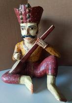 Houten beeld; Rajkruti Rajasthani Indiase muzikant met sitar, Ophalen of Verzenden