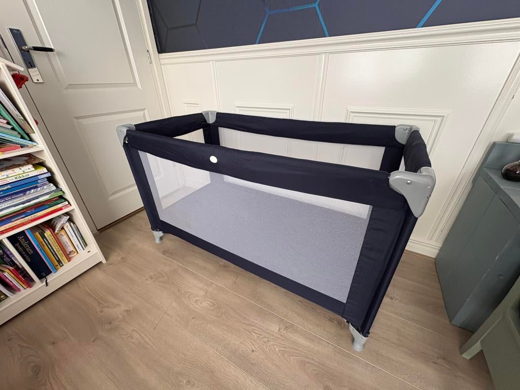 Campingbedje opvouwbaar inclusief matras, Ophalen, Zo goed als nieuw, Reisbedje